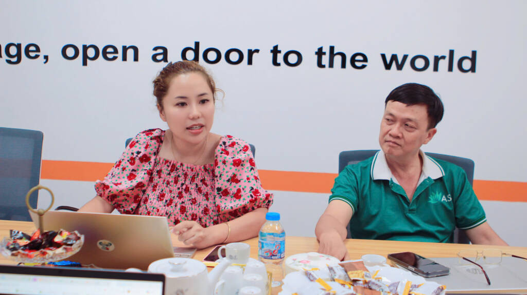Đại diện ASIF tại văn phòng ISIEE