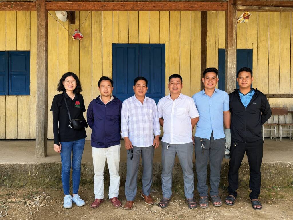 Thành viên Viện ISIEE có mặt ở điểm trường xã Trà Leng, TP Đà Nẵng